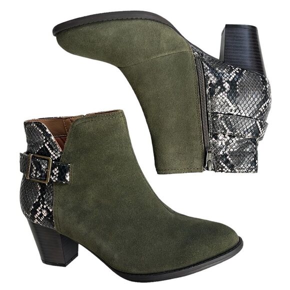 Like New Vionic Leather Ankle Boots - Picture 1 of 12